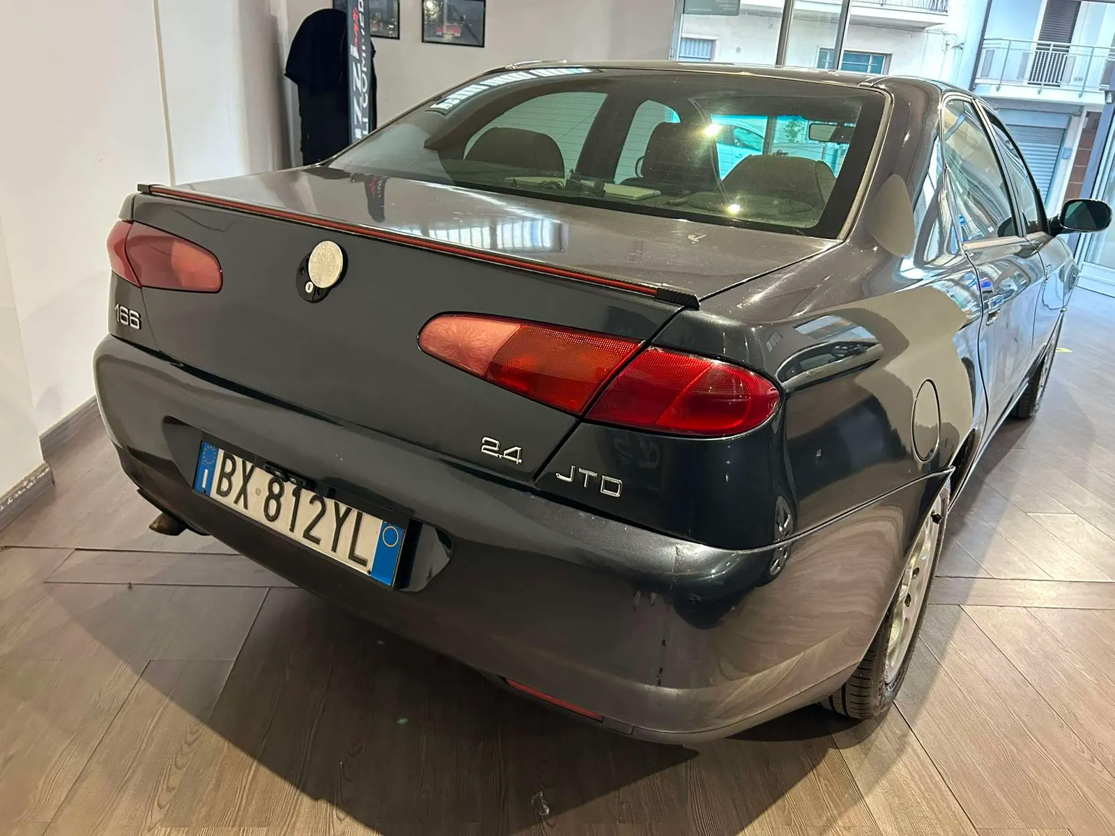 Alfa Romeo 166 2.4 JTD Distinctive 2001 – foto 2